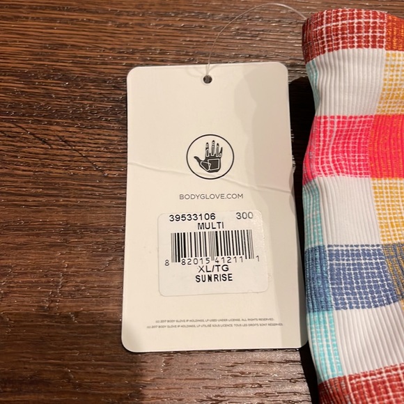 Body Glove Bralette Crop Top with Padding in Multicolor - Picture 3 of 4